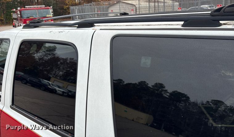 image for item ET8624 2001 Chevrolet Suburban SUV