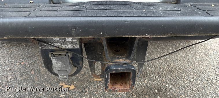 image for item ET8624 2001 Chevrolet Suburban SUV