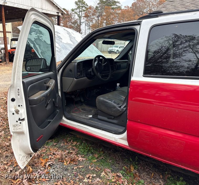 image for item ET8624 2001 Chevrolet Suburban SUV
