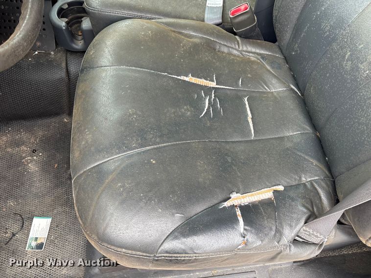 image for item ET8624 2001 Chevrolet Suburban SUV