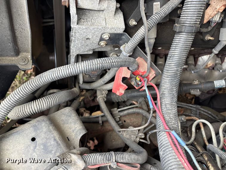 image for item ET8624 2001 Chevrolet Suburban SUV