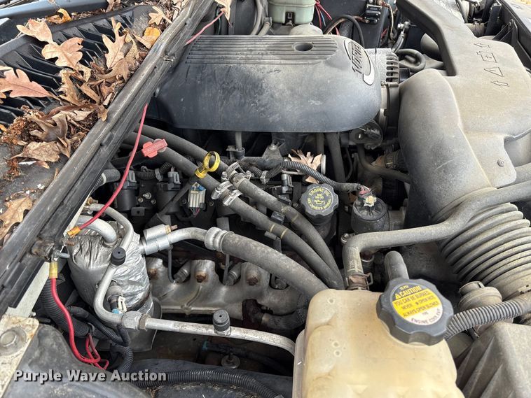 image for item ET8624 2001 Chevrolet Suburban SUV