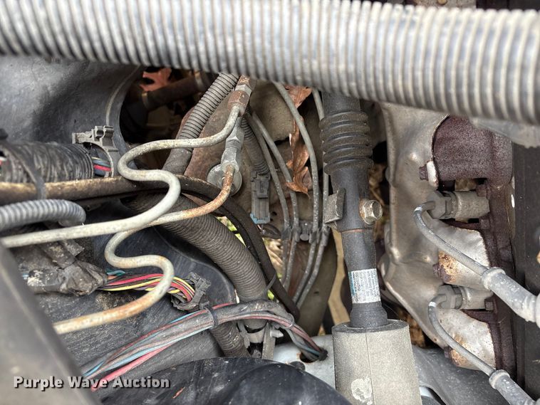 image for item ET8624 2001 Chevrolet Suburban SUV