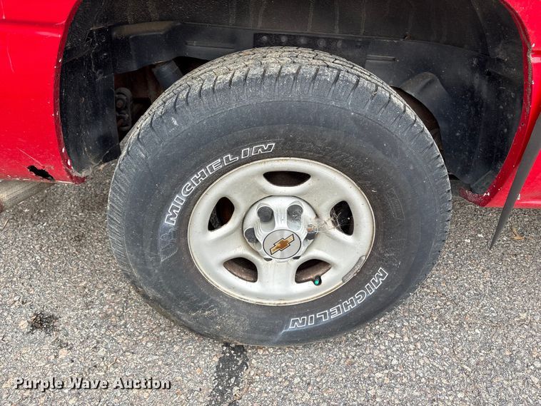 image for item ET8624 2001 Chevrolet Suburban SUV