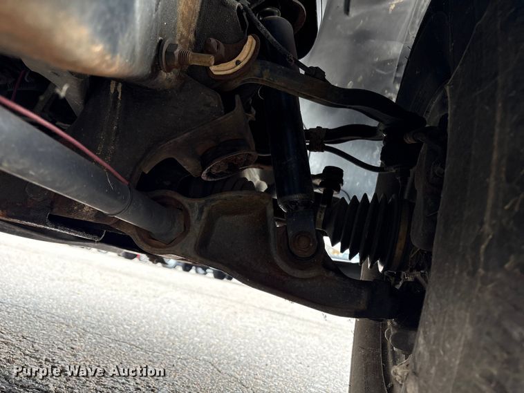 image for item ET8624 2001 Chevrolet Suburban SUV