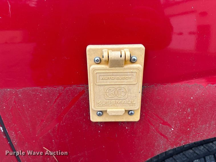 image for item ET8624 2001 Chevrolet Suburban SUV