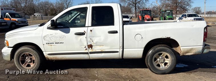 image for item EV2592 2004 Dodge Ram 1500 Ext. Cab pickup truck