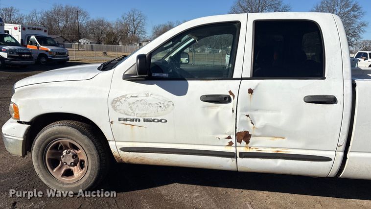 image for item EV2592 2004 Dodge Ram 1500 Ext. Cab pickup truck