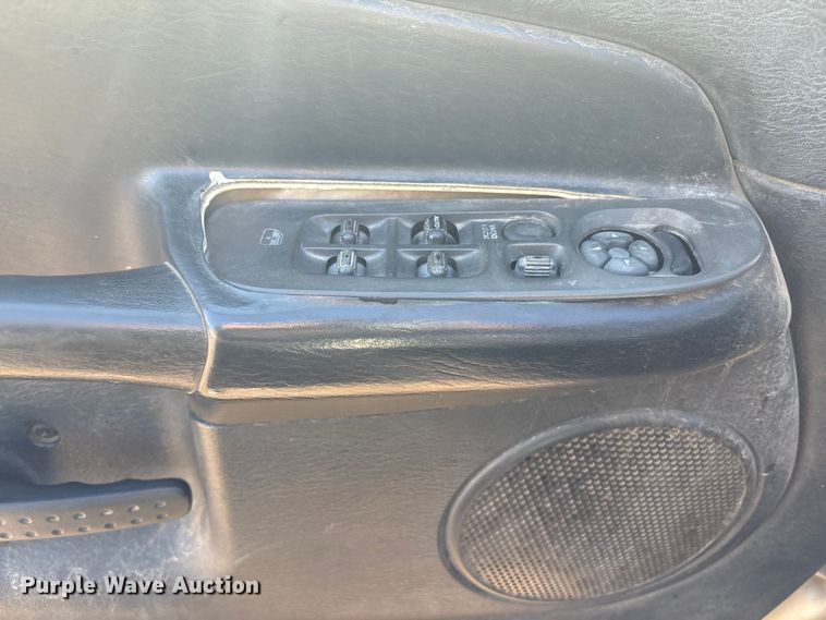 image for item EV2592 2004 Dodge Ram 1500 Ext. Cab pickup truck