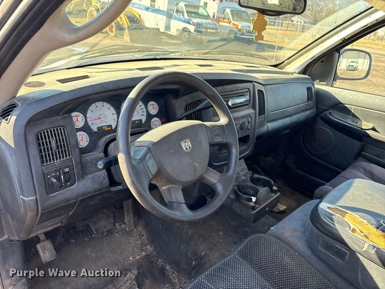 image for item EV2592 2004 Dodge Ram 1500 Ext. Cab pickup truck