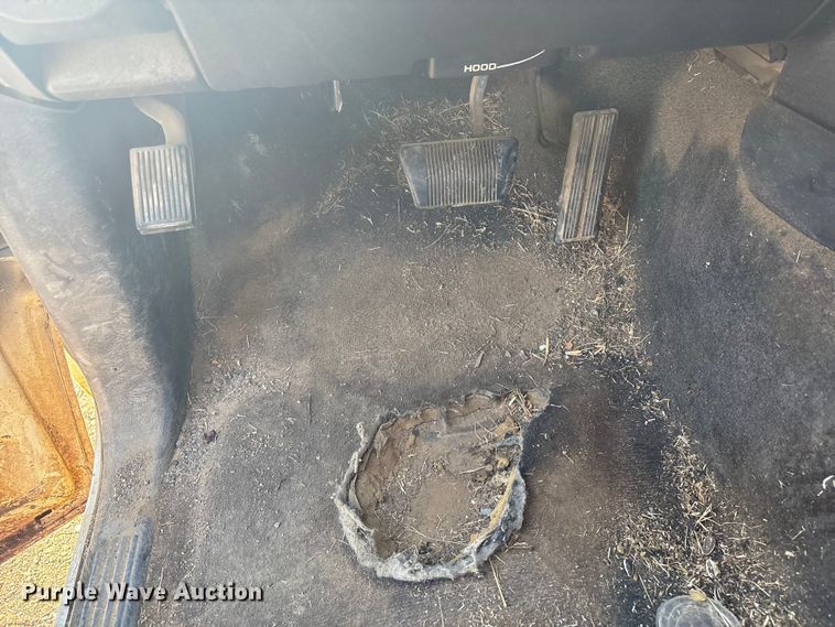 image for item EV2592 2004 Dodge Ram 1500 Ext. Cab pickup truck