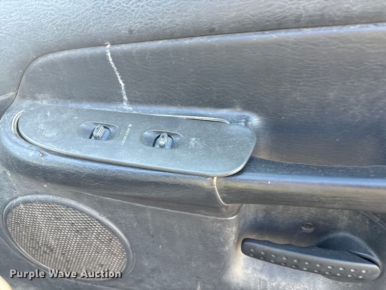 image for item EV2592 2004 Dodge Ram 1500 Ext. Cab pickup truck