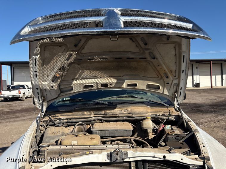 image for item EV2592 2004 Dodge Ram 1500 Ext. Cab pickup truck