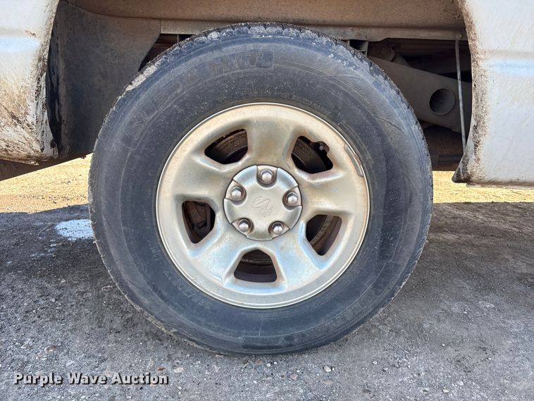 image for item EV2592 2004 Dodge Ram 1500 Ext. Cab pickup truck