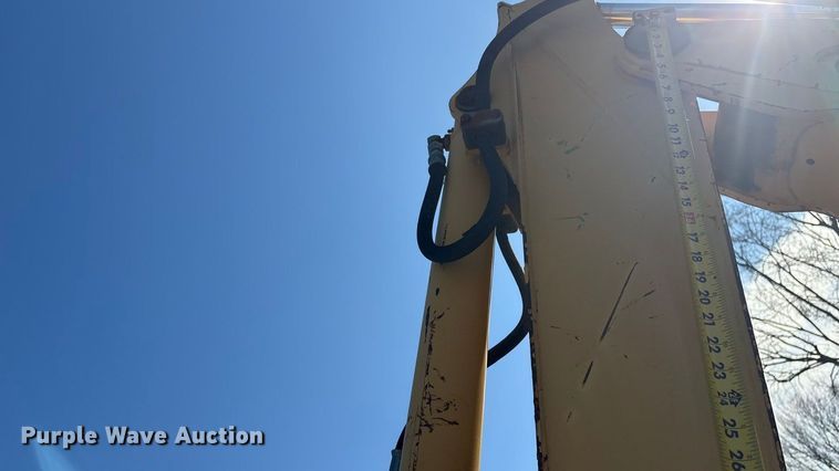 image for item EV2593 2003 John Deere 110 backhoe