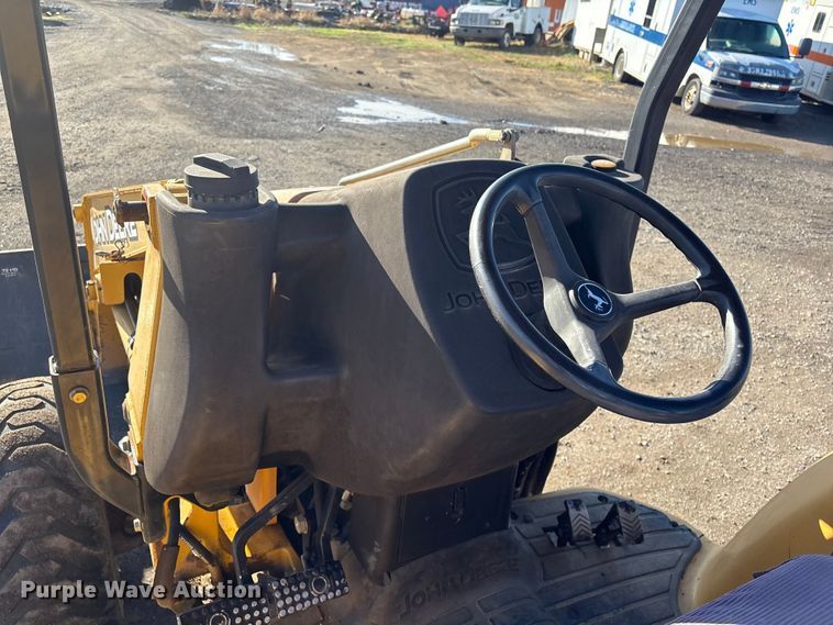 image for item EV2593 2003 John Deere 110 backhoe
