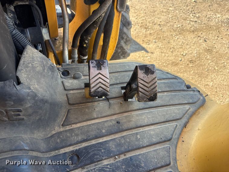 image for item EV2593 2003 John Deere 110 backhoe