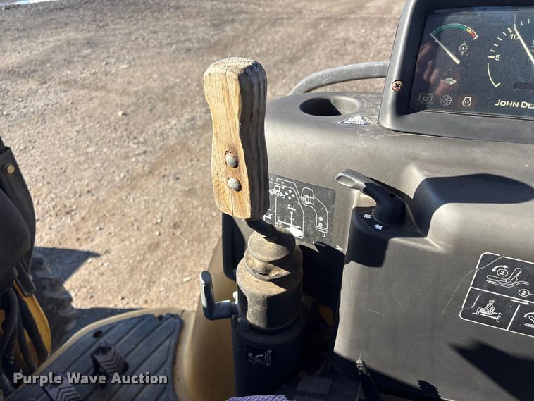 image for item EV2593 2003 John Deere 110 backhoe