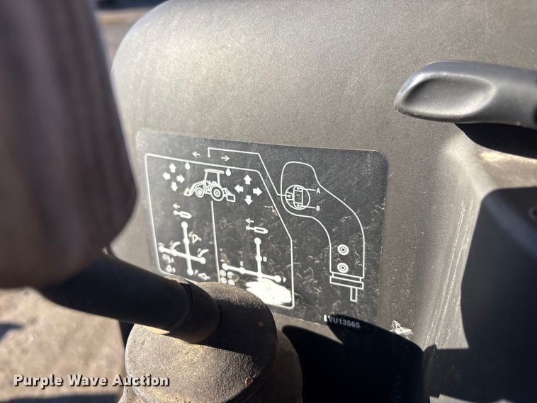 image for item EV2593 2003 John Deere 110 backhoe