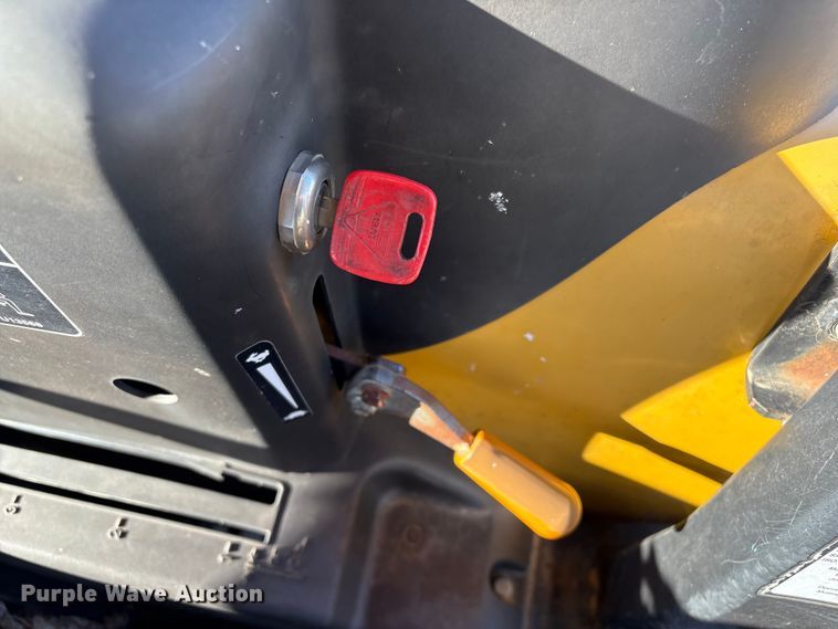 image for item EV2593 2003 John Deere 110 backhoe