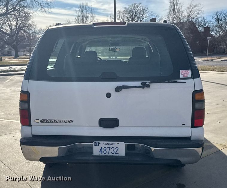 image for item FB0544 2006 Chevrolet Suburban SUV