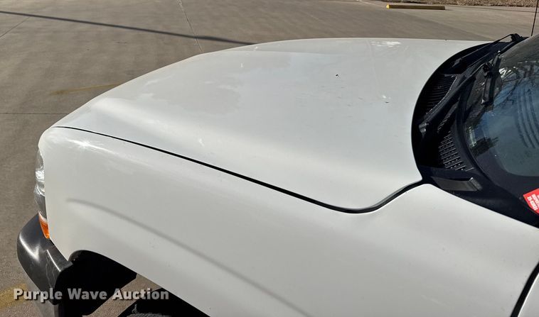 image for item FB0544 2006 Chevrolet Suburban SUV