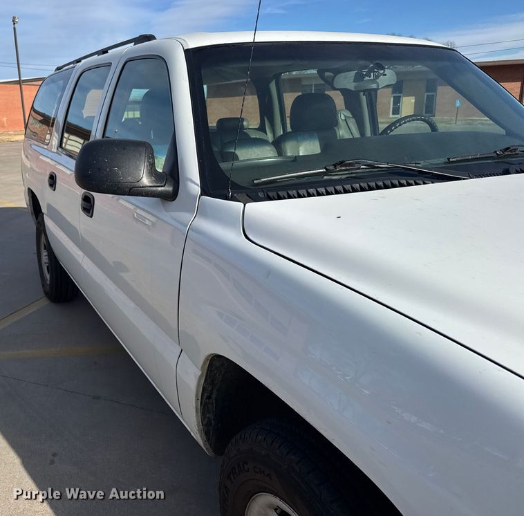 image for item FB0544 2006 Chevrolet Suburban SUV