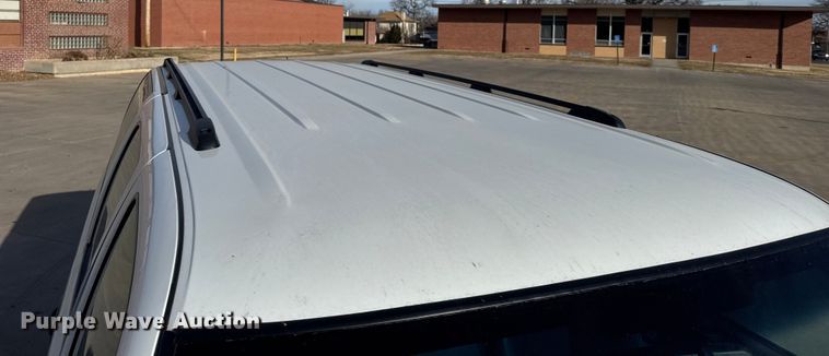 image for item FB0544 2006 Chevrolet Suburban SUV