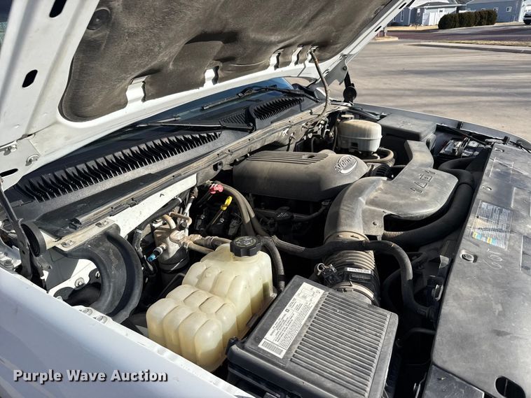 image for item FB0544 2006 Chevrolet Suburban SUV