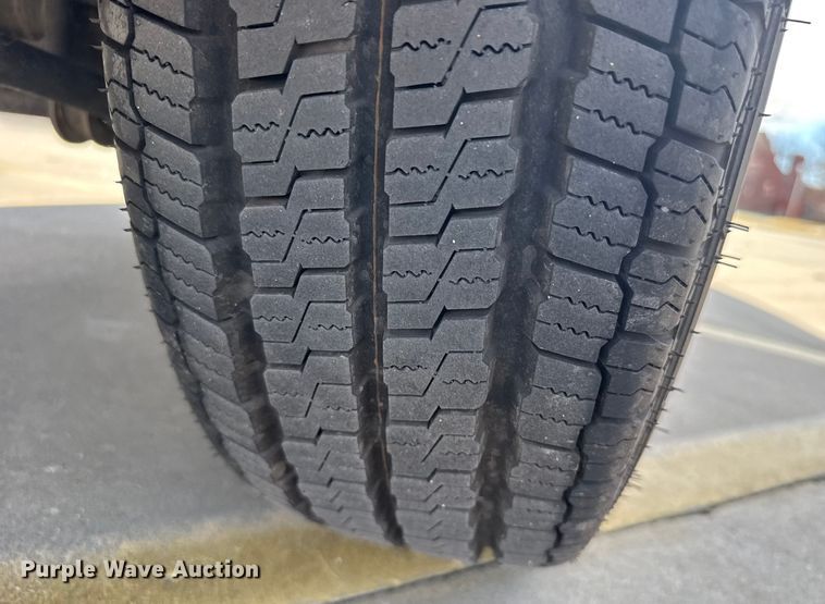 image for item FB0544 2006 Chevrolet Suburban SUV