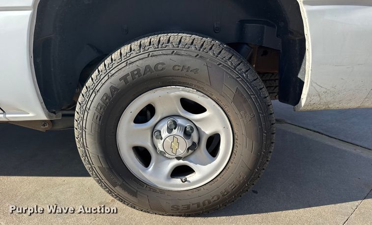 image for item FB0544 2006 Chevrolet Suburban SUV