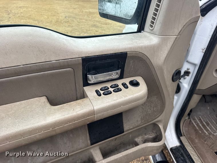 image for item FB0553 2006 Ford F150 Ext. Cab pickup truck