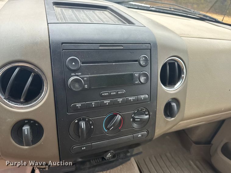 image for item FB0553 2006 Ford F150 Ext. Cab pickup truck