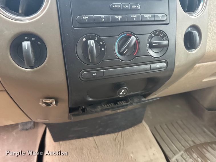 image for item FB0553 2006 Ford F150 Ext. Cab pickup truck