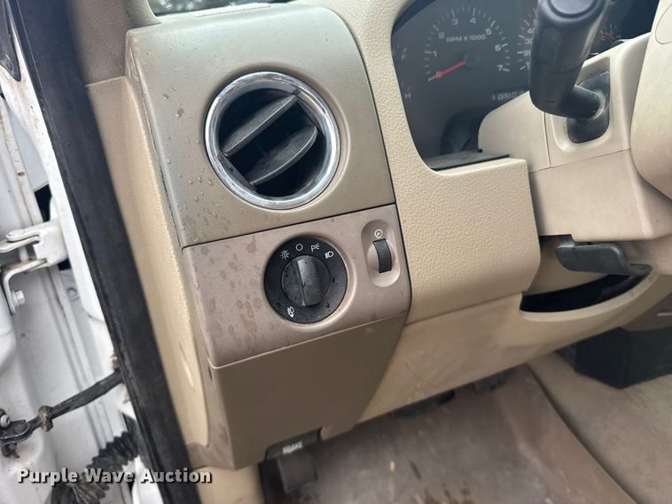 image for item FB0553 2006 Ford F150 Ext. Cab pickup truck