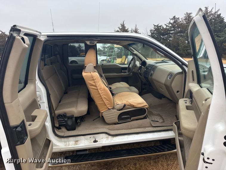 image for item FB0553 2006 Ford F150 Ext. Cab pickup truck