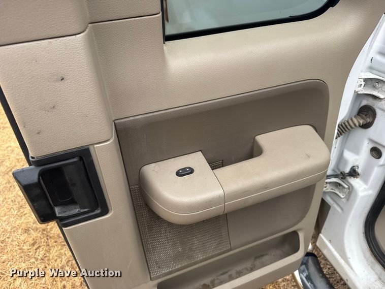 image for item FB0553 2006 Ford F150 Ext. Cab pickup truck