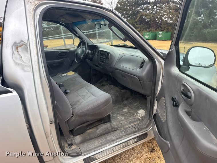 image for item FB0554 2003 Ford F150 pickup truck