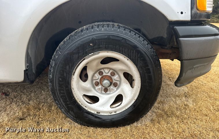 image for item FB0554 2003 Ford F150 pickup truck