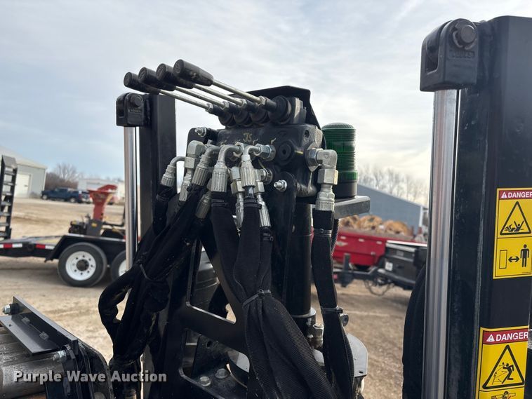 image for item FG2513 2017 Ditch Witch JT10 directional boring unit