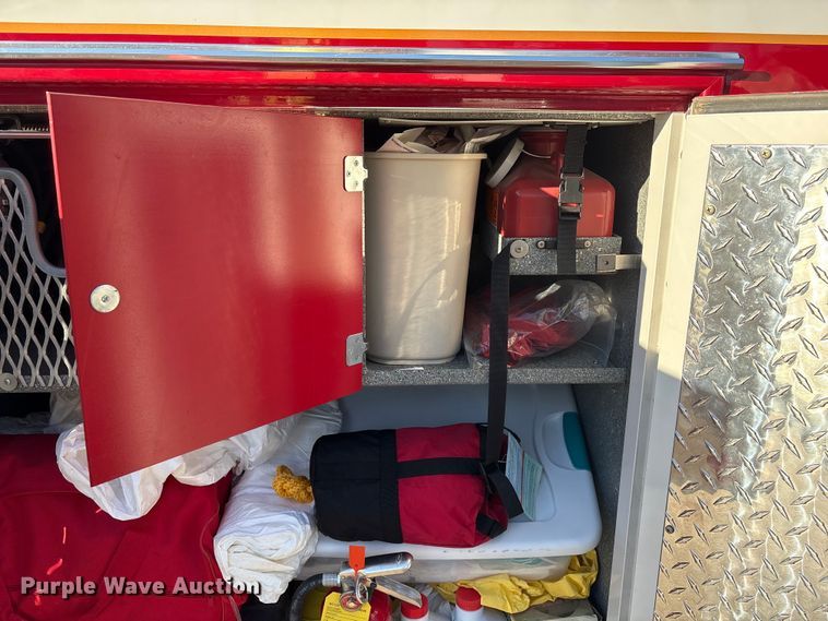 image for item FG2514 2004 Ford E450 Super Duty ambulance