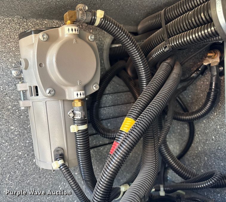 image for item FG2514 2004 Ford E450 Super Duty ambulance