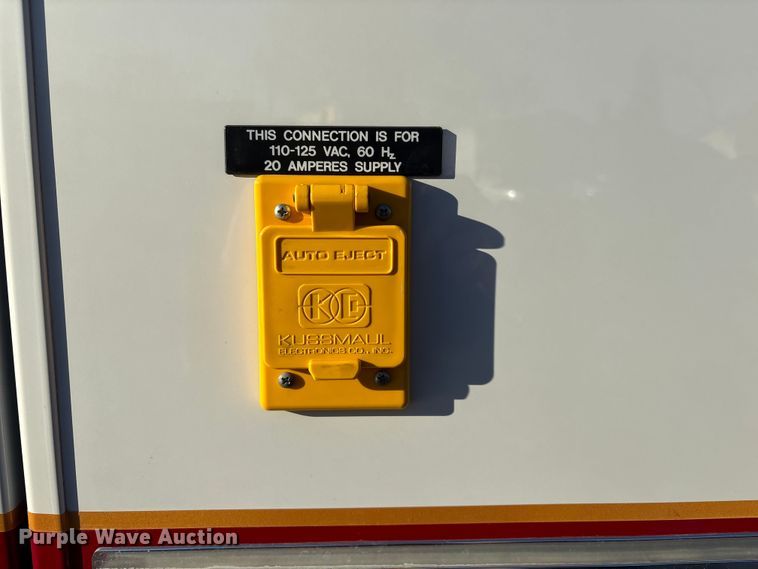 image for item FG2514 2004 Ford E450 Super Duty ambulance