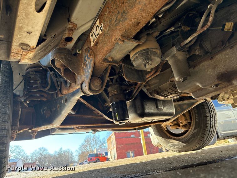 image for item FG2514 2004 Ford E450 Super Duty ambulance