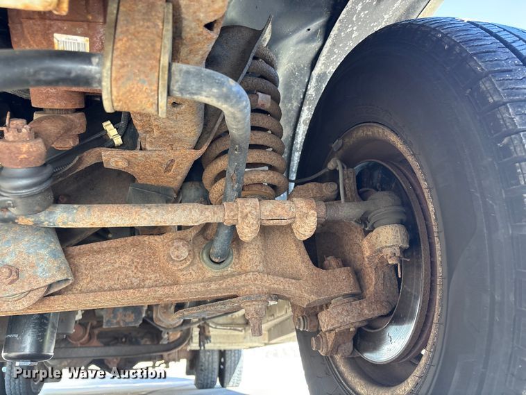 image for item FG2514 2004 Ford E450 Super Duty ambulance