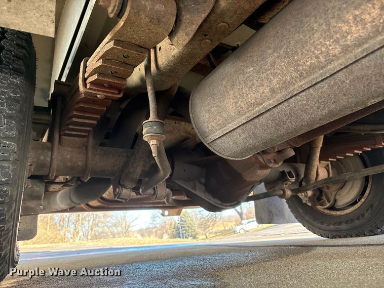 image for item FG2514 2004 Ford E450 Super Duty ambulance