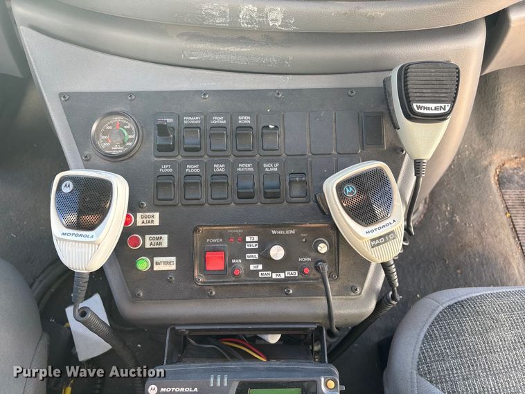 image for item FG2514 2004 Ford E450 Super Duty ambulance