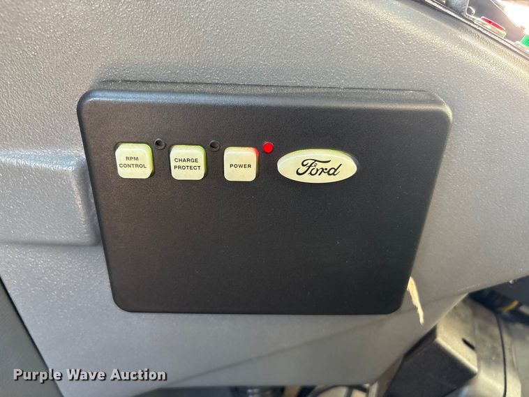 image for item FG2514 2004 Ford E450 Super Duty ambulance