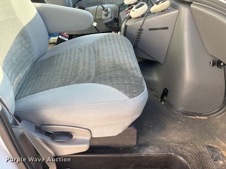 image for item FG2514 2004 Ford E450 Super Duty ambulance