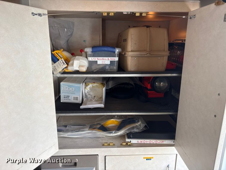 image for item FG2514 2004 Ford E450 Super Duty ambulance